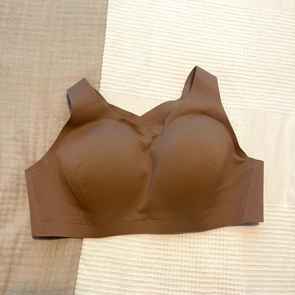 I lululemon enlite bra 36dd